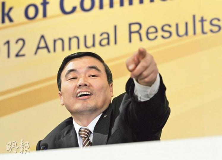 交通銀行董事長胡懷邦認為,國內銀行的貸款主業面臨壞帳率、利率市場化的雙重考驗,但基金、投行、私募等仍大有發展空間。(李澤彤攝) 交通銀行董事長胡懷邦認為,國內銀行的貸款主業面臨壞帳率、利率市場化的雙重考驗,但基金、投行、私募等仍大有發展空間。(李澤彤攝)