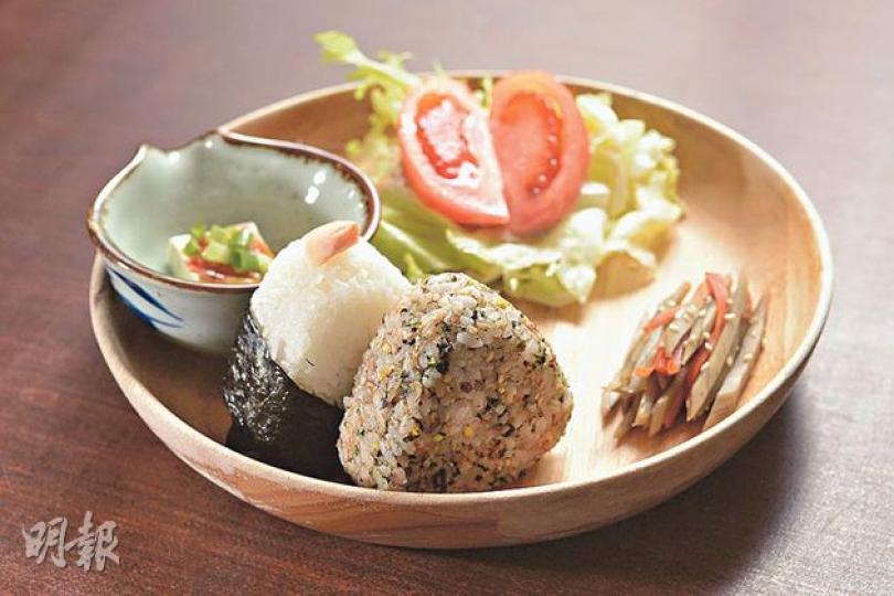 鹽味鮭魚及日替飯糰($53,屋子咖啡)(攝影﹕陳淑安、林俊源)溫室凍番茄沙拉($28,屋子咖啡)(攝影﹕陳淑安、林俊源)關西牛肉定食($68,屋子咖啡)(攝影﹕陳淑安、林俊源)小倉紅豆窩夫配雪印抹茶雪糕($39,屋子咖啡)(攝影﹕陳淑安、林俊源)(攝影﹕陳淑安、林俊源) 鹽味鮭魚及日替飯糰($53,屋子咖啡)(攝影﹕陳淑安、林俊源)溫室凍番茄沙拉($28,屋子咖啡)(攝影﹕陳淑安、林俊源)關西牛肉定食($68,屋子咖啡)(攝影﹕陳淑安、林俊源)小倉紅豆窩夫配雪印抹茶雪糕($39,屋子咖啡)(攝影﹕陳淑安、林俊源)(攝影﹕陳淑安、林俊源)