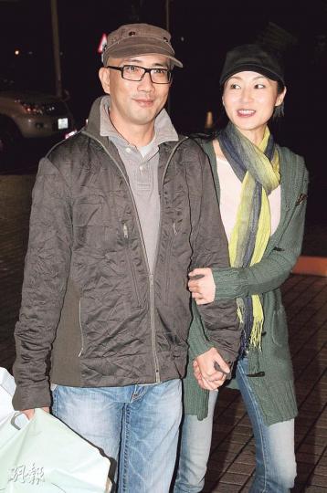 萬綺雯拖着老公陳十三曬恩愛。(攝影:梁迺楠)甄子丹單獨赴會,與舊愛萬綺雯同場。(攝影:梁迺楠)劉偉強親自出迎張學友。(攝影:梁迺楠)張達明精神奕奕拖着子女赴會。(攝影:梁迺楠)劉偉強太太與兩個兒子及女兒為老公慶祝生日。(攝影:梁迺楠) 萬綺雯拖着老公陳十三曬恩愛。(攝影:梁迺楠)甄子丹單獨赴會,與舊愛萬綺雯同場。(攝影:梁迺楠)劉偉強親自出迎張學友。(攝影:梁迺楠)張達明精神奕奕拖着子女赴會。(攝影:梁迺楠)劉偉強太太與兩個兒子及女兒為老公慶祝生日。(攝影:梁迺楠)