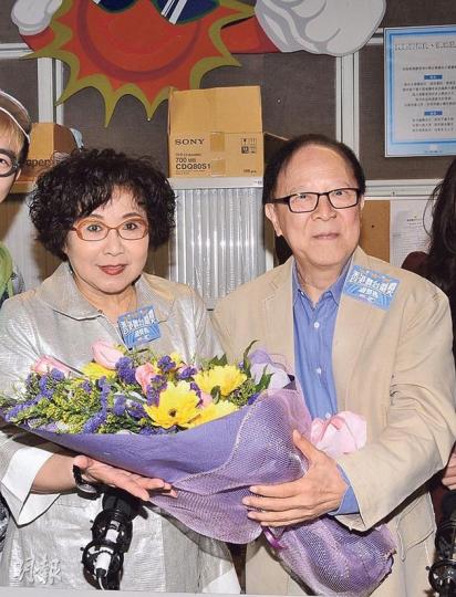 鍾景輝認為李司棋在不同演藝媒介均有傑出成就。(微博圖片) 鍾景輝認為李司棋在不同演藝媒介均有傑出成就。(微博圖片)