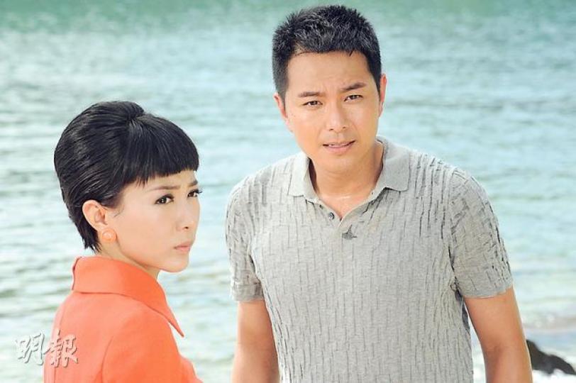 李添勝讚馬賽有潛質,蕭正楠則能奸能忠。(微博圖片)唐詩詠在《神探高倫布》有一幕被強姦戲。(微博圖片)李添勝寫包單《神探高倫布》劇情愈來愈緊湊。(微博圖片)李添勝監製的《大頭綠衣鬥殭屍》由錢小豪、黎耀祥主演,當年的編審就是葉廣蔭(小圖)。(微博圖片) 李添勝讚馬賽有潛質,蕭正楠則能奸能忠。(微博圖片)唐詩詠在《神探高倫布》有一幕被強姦戲。(微博圖片)李添勝寫包單《神探高倫布》劇情愈來愈緊湊。(微博圖片)李添勝監製的《大頭綠衣鬥殭屍》由錢小豪、黎耀祥主演,當年的編審就是葉廣蔭(小圖)。(微博圖片)