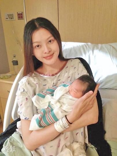 林嘉綺前日誕下漂亮小女兒KuKu。(微博圖片) 林嘉綺前日誕下漂亮小女兒KuKu。(微博圖片)