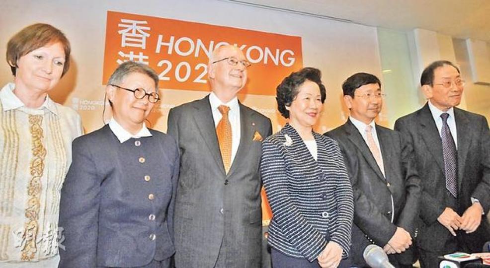 前政務司長陳方安生(右三)昨日宣布成立組織「香港2020」,就2017年特首及2020年立法會選舉收集意見,期望今年內提出政改方案。成員包括前經濟司布簡瓊(左起)、資深大律師李志喜、民促會副主席高德禮、前行政立法兩局議員李鵬飛(右一)、港大法律學院院長陳文敏(右二)。(劉焌陶攝) 前政務司長陳方安生(右三)昨日宣布成立組織「香港2020」,就2017年特首及2020年立法會選舉收集意見,期望今年內提出政改方案。成員包括前經濟司布簡瓊(左起)、資深大律師李志喜、民促會副主席高德禮、前行政立法兩局議員李鵬飛(右一)、港大法律學院院長陳文敏(右二)。(劉焌陶攝)