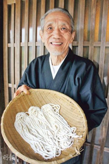 田村城一先生每逢周末周日提供自家手打烏冬。(陳俊偉攝) 田村城一先生每逢周末周日提供自家手打烏冬。(陳俊偉攝)