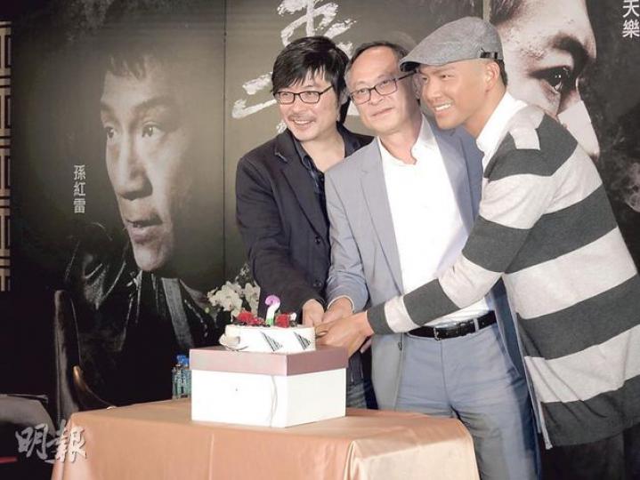 鍾漢良(右)與韋家輝(左)慶祝杜琪峯58歲生日。(攝影:娛樂組) 鍾漢良(右)與韋家輝(左)慶祝杜琪峯58歲生日。(攝影:娛樂組)
