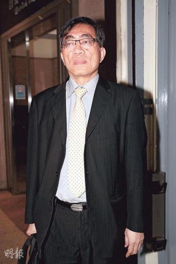 庭上昨播放曾景文(圖)與廉署的錄影會面,對於廉署人員的提問,曾景文大部分均以「無嘢講」回應。(郭慶輝攝)麥齊光(圖)昨到庭應訊時心情輕鬆,在庭外與傳媒打招呼及交談。(郭慶輝攝)(明報製圖) 庭上昨播放曾景文(圖)與廉署的錄影會面,對於廉署人員的提問,曾景文大部分均以「無嘢講」回應。(郭慶輝攝)麥齊光(圖)昨到庭應訊時心情輕鬆,在庭外與傳媒打招呼及交談。(郭慶輝攝)(明報製圖)