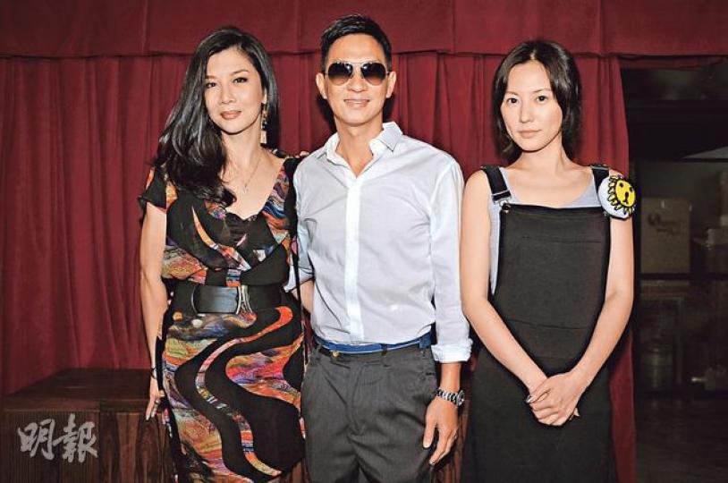 張家輝首次做導演,起用吳家麗(左)及劉心悠(右)任戲中女主角。(攝影﹕鍾偉茵) 張家輝首次做導演,起用吳家麗(左)及劉心悠(右)任戲中女主角。(攝影﹕鍾偉茵)