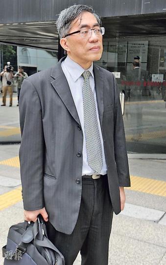 代表曾景文（圖）的資深大律師清洪昨就辯方毋須答辯作陳辭，但法官拒絕接納。（劉焌陶攝）麥齊光（圖）連日來到庭應訊愈見輕鬆，不時跟傳媒主動打招呼。（劉焌陶攝）