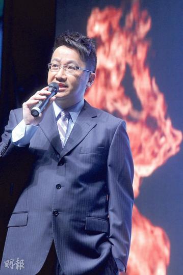 黃國英指內房股首選要「大」,即中國海外及華潤置地。(劉焌陶攝) 黃國英指內房股首選要「大」,即中國海外及華潤置地。(劉焌陶攝)