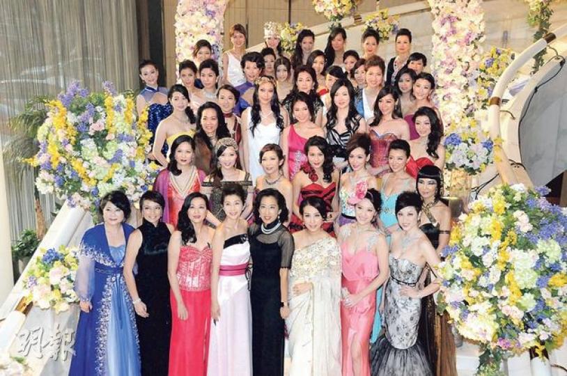 慧妍雅集總動員出席慈善晚會,這班歷屆港姐美貌如昔。(攝影:孫華中)向海嵐(左起)與懷孕4個月的曹敏莉、陳法蓉、馬賽現身慧妍雅集活動共襄善舉。(攝影:孫華中)袁彩雲懷孕7個月,她捧着大肚子出席慧妍雅集慈善晚會。(攝影:孫華中)楊思琦消瘦不少,不過上圍依然豐滿。(攝影:孫華中) 慧妍雅集總動員出席慈善晚會,這班歷屆港姐美貌如昔。(攝影:孫華中)向海嵐(左起)與懷孕4個月的曹敏莉、陳法蓉、馬賽現身慧妍雅集活動共襄善舉。(攝影:孫華中)袁彩雲懷孕7個月,她捧着大肚子出席慧妍雅集慈善晚會。(攝影:孫華中)楊思琦消瘦不少,不過上圍依然豐滿。(攝影:孫華中)