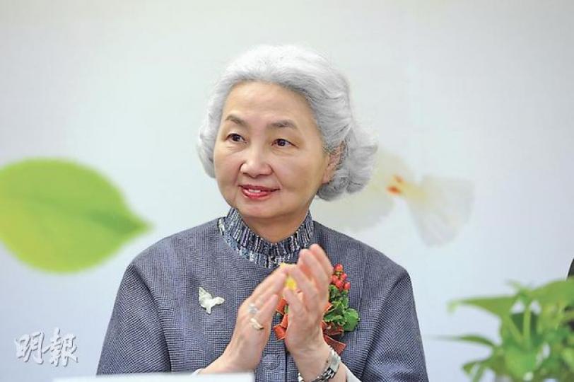 基本法委員會副主任梁愛詩昨批評佔領中環行動,說若中央不接受他們意見,便不惜以違法手段表達不滿,質疑這是「少數人的獨裁」。(尹錦恩攝)(明報製圖) 基本法委員會副主任梁愛詩昨批評佔領中環行動,說若中央不接受他們意見,便不惜以違法手段表達不滿,質疑這是「少數人的獨裁」。(尹錦恩攝)(明報製圖)