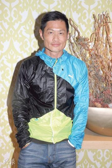 黃德斌希望陳豪與陳茵媺快些拉埋天窗。(攝影/記者:陳釗) 黃德斌希望陳豪與陳茵媺快些拉埋天窗。(攝影/記者:陳釗)