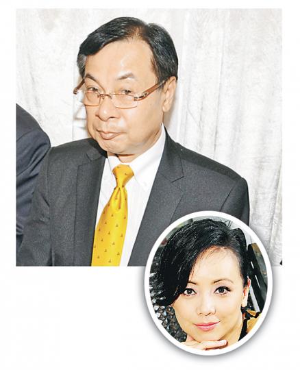 助理總經理區偉林澄清沒有封殺鄧萃雯，只希望爭拗平息。（攝影：孫華中）黎耀祥撐鄧萃雯是講出自己的觀感。（攝影：孫華中）