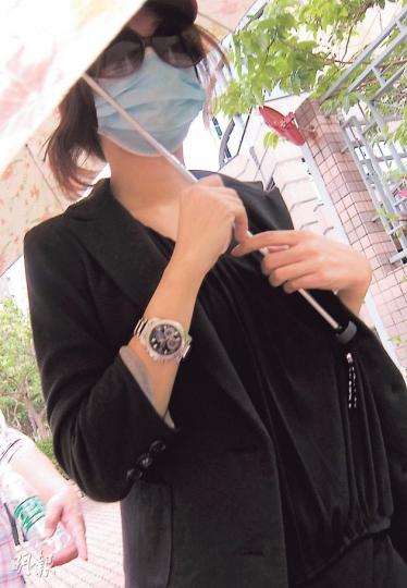 女被告張佩嘉(圖)昨由友人陪同出入法庭,她認罪後,全日坐在公眾席聽取女事主刁玉瑜作供。(林綺琪攝)女事主刁玉瑜(左)昨在庭上供稱,她在事發前已跟男事主楊文勇(右)和好,至今仍是情侶,昨由楊文勇以私家車接送一同到庭。(林綺琪攝) 女被告張佩嘉(圖)昨由友人陪同出入法庭,她認罪後,全日坐在公眾席聽取女事主刁玉瑜作供。(林綺琪攝)女事主刁玉瑜(左)昨在庭上供稱,她在事發前已跟男事主楊文勇(右)和好,至今仍是情侶,昨由楊文勇以私家車接送一同到庭。(林綺琪攝)
