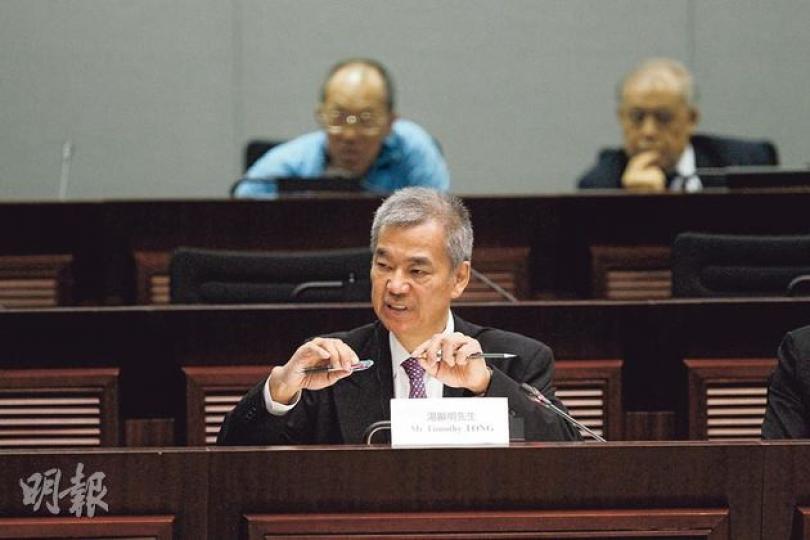 對於審計署質疑廉署把晚宴及酒類開支分單處理,湯顯明稱自己一直以為這做法獲審計署認同,又指廉署對此也沒警覺。(李紹昌攝) (明報製圖) 對於審計署質疑廉署把晚宴及酒類開支分單處理,湯顯明稱自己一直以為這做法獲審計署認同,又指廉署對此也沒警覺。(李紹昌攝) (明報製圖)
