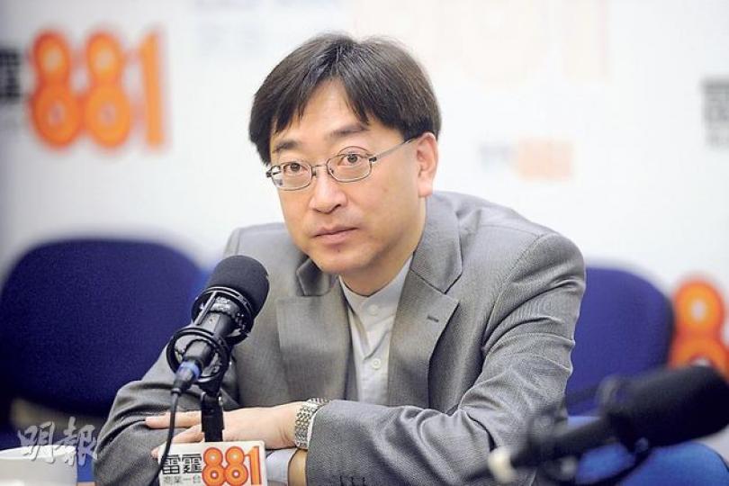 高永文昨表示,理解前線醫護團隊面對很大壓力,他們在醫院會面對病人生死攸關的挑戰,希望他們能承受壓力。(尹錦恩攝) 高永文昨表示,理解前線醫護團隊面對很大壓力,他們在醫院會面對病人生死攸關的挑戰,希望他們能承受壓力。(尹錦恩攝)