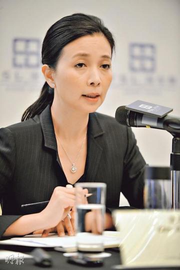 去年謝瑞麟在市場推廣及發債的交易開支上花去近6000萬元,主席兼行政總裁謝邱安儀認為,該等款項屬長線投資,短期內會影響盈利能力,但未來數年將帶來利益。(葉家豪攝) 去年謝瑞麟在市場推廣及發債的交易開支上花去近6000萬元,主席兼行政總裁謝邱安儀認為,該等款項屬長線投資,短期內會影響盈利能力,但未來數年將帶來利益。(葉家豪攝)