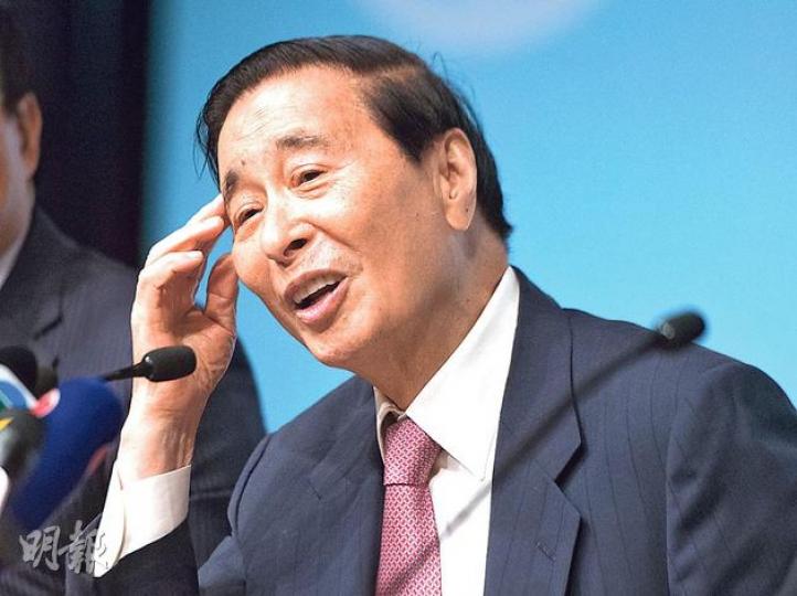 恒地主席李兆基再透露更多捐地詳情,表示將率先捐出元朗及粉嶺地皮,共可建約4000個單位。他強調捐地只是其公益事業其中一項,希望集合更多富豪齊做善事。(黃志東攝) 恒地主席李兆基再透露更多捐地詳情,表示將率先捐出元朗及粉嶺地皮,共可建約4000個單位。他強調捐地只是其公益事業其中一項,希望集合更多富豪齊做善事。(黃志東攝)