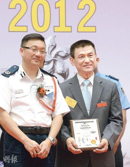 最佳保安員銀獎得主林珞熒(圖右)表示,爆竊案發生後,「自己吃飯睡覺都不安心」。(盧翊銘攝) 最佳保安員銀獎得主林珞熒(圖右)表示,爆竊案發生後,「自己吃飯睡覺都不安心」。(盧翊銘攝)