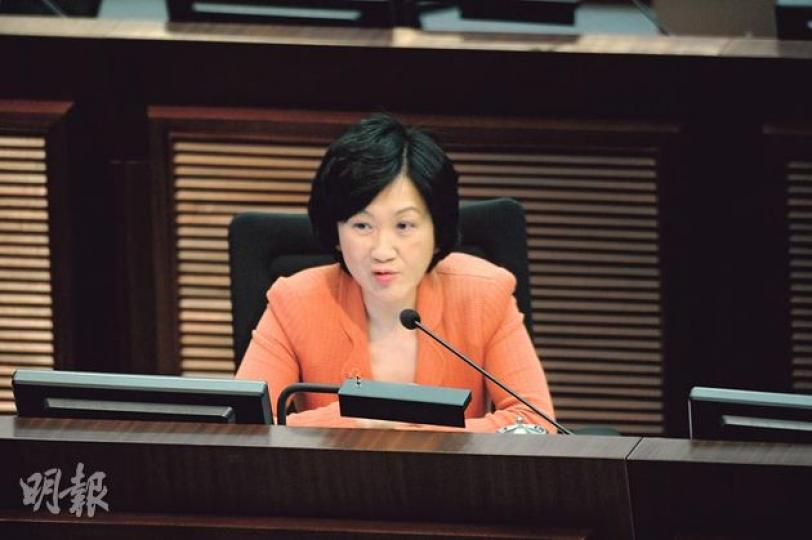 行政會議成員葉劉淑儀（圖）認為，警隊的員方組織因不滿加薪幅度而要求檢討機制，令人有「輸打贏要」之感。（尹錦恩攝） （明報製圖）