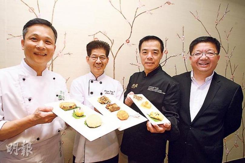 旅發局將帶3個米芝蓮名廚麥桂培（左起）、鄭錦富及曾超烈赴美宣傳，屆時會烹調9款港式美食供400個貴賓享用，又會開工作坊教做簡單點心。右為旅發局總幹事劉鎮漢。（周婷攝）