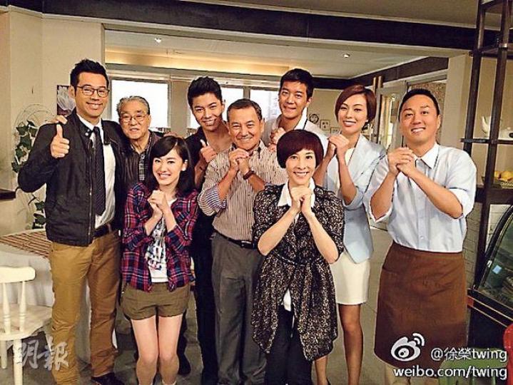 《愛.回家》的一班演員向一對新人送上祝福。(微博圖片)陳茵媺昨晨在微博公布與陳豪結婚喜訊。(微博圖片)陳豪舊愛廖碧兒向他們送上祝福。(微博圖片) 《愛.回家》的一班演員向一對新人送上祝福。(微博圖片)陳茵媺昨晨在微博公布與陳豪結婚喜訊。(微博圖片)陳豪舊愛廖碧兒向他們送上祝福。(微博圖片)
