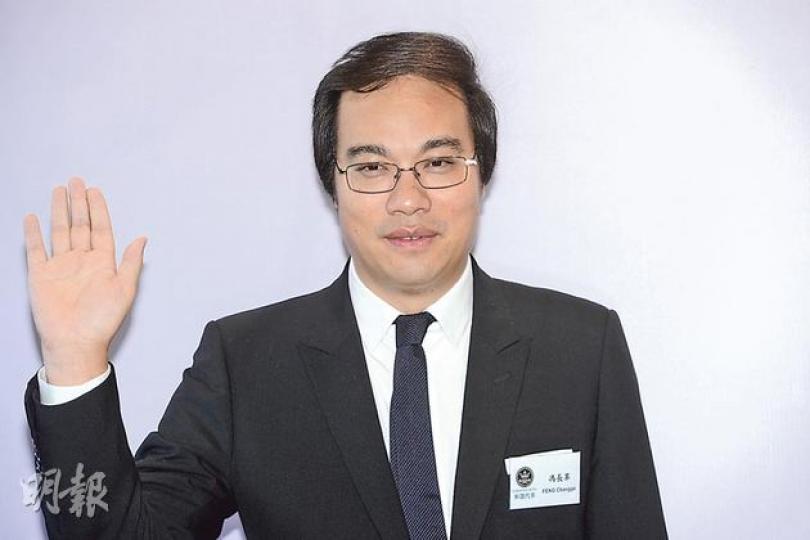 中國和諧汽車控股有限公司可謂生不逢時,昨日掛牌撞正港股大跌,全日跌近兩成。圖為公司主席馮長革。(尹錦恩攝) 中國和諧汽車控股有限公司可謂生不逢時,昨日掛牌撞正港股大跌,全日跌近兩成。圖為公司主席馮長革。(尹錦恩攝)