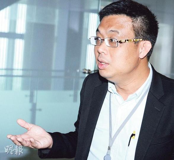 民主黨涂謹申建議，邀請斯諾登到保安事務委員會作證，惟多名議員均認為，有關做法難以保障斯諾登的人身安全。（劉焌陶攝）立法會議員馬逢國將於下周立法會大會，就斯諾登事件作緊急口頭質詢，他表示，有需要了解港府如何跟進斯諾登事件。（葉家豪攝）