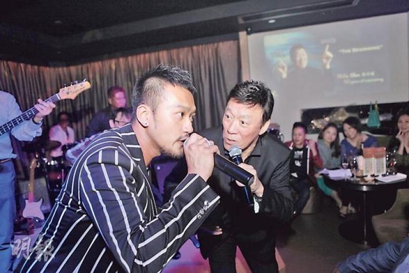 表演嘉賓吳浩康與陳欣健鬥唱。(攝影/記者:林祖傑)陳欣健獲細女送花及合唱。(攝影/記者:林祖傑)方中信為老友陳欣健撐場。(攝影/記者:林祖傑) 表演嘉賓吳浩康與陳欣健鬥唱。(攝影/記者:林祖傑)陳欣健獲細女送花及合唱。(攝影/記者:林祖傑)方中信為老友陳欣健撐場。(攝影/記者:林祖傑)