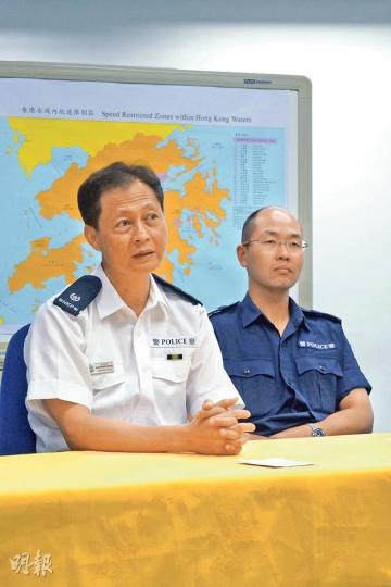 水警東分區指揮官吳偉明(圖)原來小時候曾經遇溺,更深明水上安全嘅重要。(余瑋攝) 水警東分區指揮官吳偉明(圖)原來小時候曾經遇溺,更深明水上安全嘅重要。(余瑋攝)