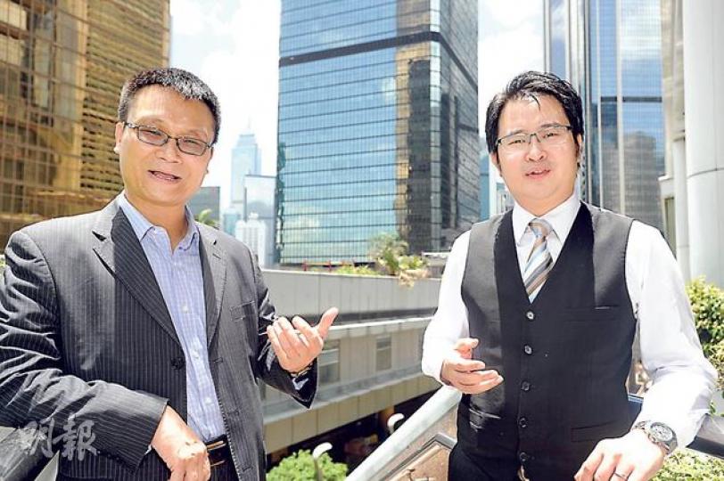 中產動力主席馮煒光(左)和107動力召集人何民傑(右)都認為,香港政府不宜太過干預樓市,以免大量中產家庭的利益受損。(尹錦恩攝) 中產動力主席馮煒光(左)和107動力召集人何民傑(右)都認為,香港政府不宜太過干預樓市,以免大量中產家庭的利益受損。(尹錦恩攝)