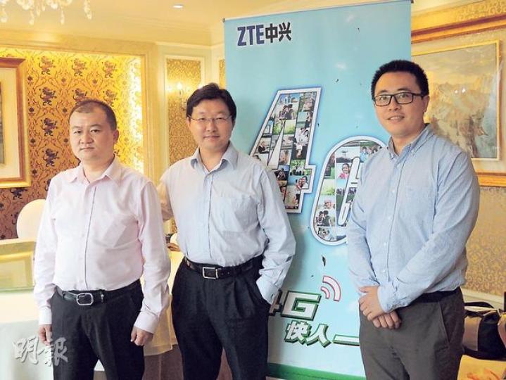 中興(0763)手機戰略發展部部長呂錢浩(左)表示,今明兩年會積極進軍香港市場,圖右及圖中分別為首席品牌官葉立鶴及TDD產品經營團隊副總經理梁明。(岑梽豪攝) 中興(0763)手機戰略發展部部長呂錢浩(左)表示,今明兩年會積極進軍香港市場,圖右及圖中分別為首席品牌官葉立鶴及TDD產品經營團隊副總經理梁明。(岑梽豪攝)
