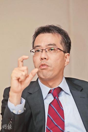柏瑞投資亞洲(日本除外)固定收益投資主管兼新興市場聯席投資組合經理劉曙明表示,除人民幣之外,今年亞幣兌美元皆難以抬頭,因此下半年有可能再減持旗下基金的亞洲本地貨幣債持倉。(郭慶輝攝)(明報製圖)(明報製圖) 柏瑞投資亞洲(日本除外)固定收益投資主管兼新興市場聯席投資組合經理劉曙明表示,除人民幣之外,今年亞幣兌美元皆難以抬頭,因此下半年有可能再減持旗下基金的亞洲本地貨幣債持倉。(郭慶輝攝)(明報製圖)(明報製圖)