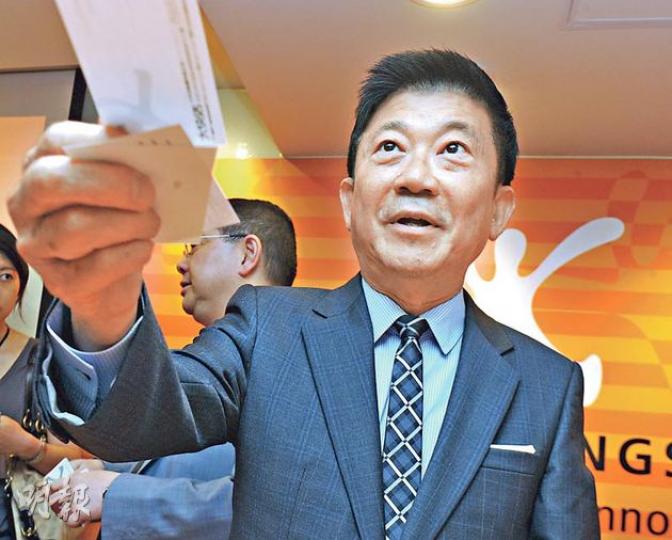 大快活昨日公布截至今年3月底的全年業績,集團營業額按年增長5.5%至19.2億元,股東應佔盈利升7%,至1.4億元,末期加末期特別股息共派45港仙。圖為大快活主席羅開揚。(劉焌陶攝) 大快活昨日公布截至今年3月底的全年業績,集團營業額按年增長5.5%至19.2億元,股東應佔盈利升7%,至1.4億元,末期加末期特別股息共派45港仙。圖為大快活主席羅開揚。(劉焌陶攝)