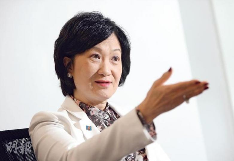 身兼行政會議成員的新民黨主席葉劉淑儀認為,難確保特首完全聽命中央,但認為即使普選對中央有風險,但權衡利弊後,仍值得冒險落實,令特區可有效管治。她又說,若政改失敗,香港經濟將停滯不前,社會將愈趨激化。(盧翊銘攝) 身兼行政會議成員的新民黨主席葉劉淑儀認為,難確保特首完全聽命中央,但認為即使普選對中央有風險,但權衡利弊後,仍值得冒險落實,令特區可有效管治。她又說,若政改失敗,香港經濟將停滯不前,社會將愈趨激化。(盧翊銘攝)