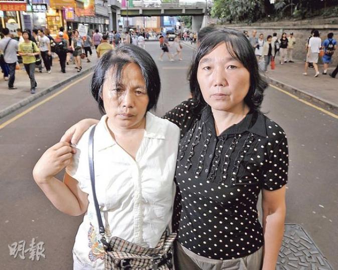 內地上訪者李玉鳳(左)和居小玲(右)本月23日來港,準備參與七一遊行。她們說入境過程順利,連日來未有感到被監控。(葉家豪攝) 內地上訪者李玉鳳(左)和居小玲(右)本月23日來港,準備參與七一遊行。她們說入境過程順利,連日來未有感到被監控。(葉家豪攝)