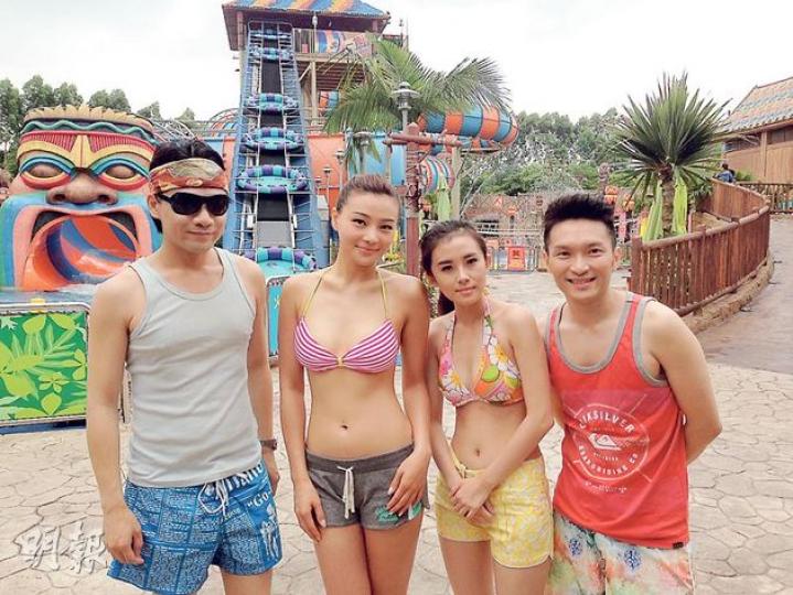 馮家俊(左起)、張家瑩、周嘉莉及秦啟維到水上樂園玩,寓工作於娛樂。(微博圖片) 馮家俊(左起)、張家瑩、周嘉莉及秦啟維到水上樂園玩,寓工作於娛樂。(微博圖片)