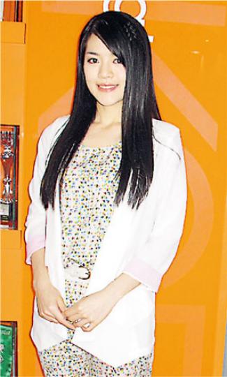 龍小菌為補習社擔任「星級導師」，自言貪心，又想教書又想唱歌。（攝影/記者﹕楊安莉）