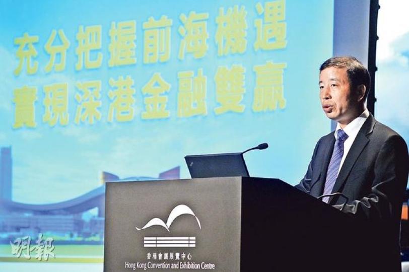深圳市金融發展服務辦公室主任蕭亞非昨日作為主講嘉賓出席前海金融論壇，他表示，正向中證監爭取放寬港資金融機構的准入政策，或參考早前給予台資券商的優惠條件。 （葉家豪攝）