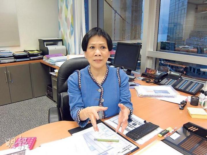 零售管理協會主席麥瑞琼提醒業界,須留意使用代言人的宣傳手法,若代言人無親身使用產品,便不可聲稱產品可帶來什麼效用。(錢瑋琪攝) 零售管理協會主席麥瑞琼提醒業界,須留意使用代言人的宣傳手法,若代言人無親身使用產品,便不可聲稱產品可帶來什麼效用。(錢瑋琪攝)