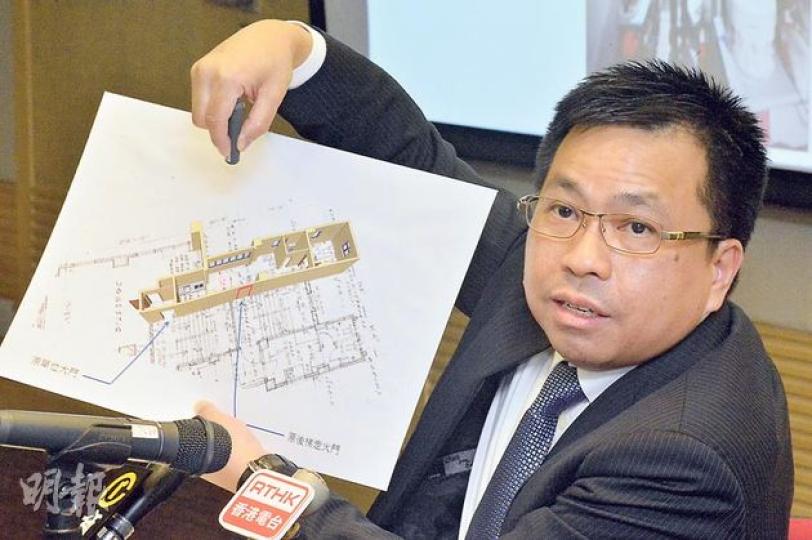 香港測量師學會副會長何鉅業(圖)認為政府應提供經濟誘因,提供一次過改善工程補助金吸引劏房業主申報及參與覆檢制度,而屋宇署可集中資源入屋巡察未申報但可能是劏房的單位。(鄧宗弘攝)(明報製圖) 香港測量師學會副會長何鉅業(圖)認為政府應提供經濟誘因,提供一次過改善工程補助金吸引劏房業主申報及參與覆檢制度,而屋宇署可集中資源入屋巡察未申報但可能是劏房的單位。(鄧宗弘攝)(明報製圖)
