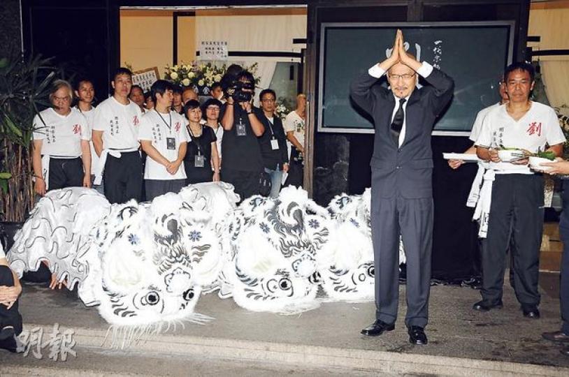 麥嘉為劉家3孝獅開光。(攝影:孫華中 鍾偉茵) 麥嘉為劉家3孝獅開光。(攝影:孫華中 鍾偉茵)