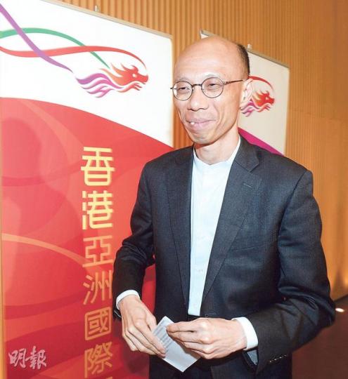 高院宣判長洲居民就焚化爐的司法覆核案敗訴後,環境局長黃錦星隨即會見記者,說對判決表示歡迎,指相信法官肯定環評報告客觀透明,重申現代焚化爐適合香港長遠需要。(劉焌陶攝)長洲居民梁翰偉(圖)昨到高院領取判辭,當他獲悉敗訴後,隨即表示「上訴,肯定上訴」,又稱「好事一定多磨」。(余俊亮攝) 高院宣判長洲居民就焚化爐的司法覆核案敗訴後,環境局長黃錦星隨即會見記者,說對判決表示歡迎,指相信法官肯定環評報告客觀透明,重申現代焚化爐適合香港長遠需要。(劉焌陶攝)長洲居民梁翰偉(圖)昨到高院領取判辭,當他獲悉敗訴後,隨即表示「上訴,肯定上訴」,又稱「好事一定多磨」。(余俊亮攝)