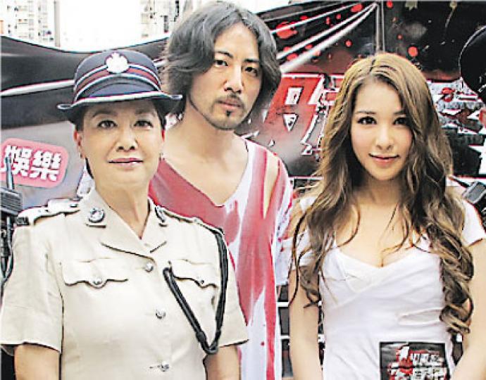 鍾慧冰(左起)、葉山豪、Mia到鬧市宣傳《1級重案-大查犯》。(攝影:娛樂組) 鍾慧冰(左起)、葉山豪、Mia到鬧市宣傳《1級重案-大查犯》。(攝影:娛樂組)