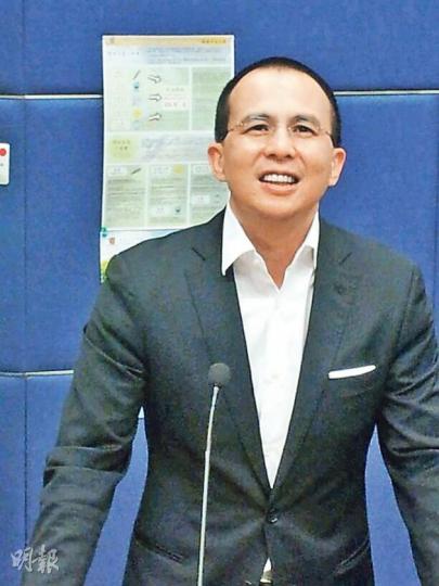 「小小超」李澤楷噚日難得同記者開金口,雖然答問時間只有一分鐘,但都已經好罕有。(魏嘉儀攝) 「小小超」李澤楷噚日難得同記者開金口,雖然答問時間只有一分鐘,但都已經好罕有。(魏嘉儀攝)