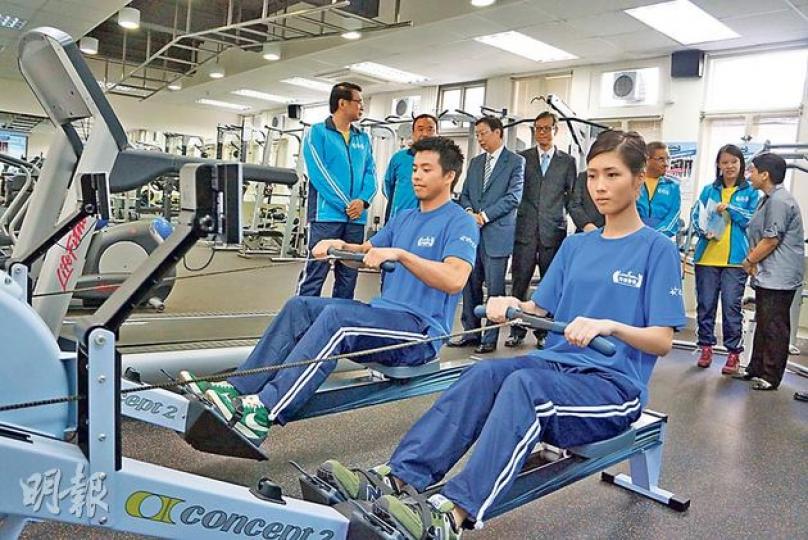 僱員再培訓局本月底新推培訓「特種警衛」課程,增設體能及保鑣實務技巧等訓練,確保學員受訓兩個月後可就職特種警衛,能有充分體能應對人群控制等突發情况。(余瑋攝) 僱員再培訓局本月底新推培訓「特種警衛」課程,增設體能及保鑣實務技巧等訓練,確保學員受訓兩個月後可就職特種警衛,能有充分體能應對人群控制等突發情况。(余瑋攝)
