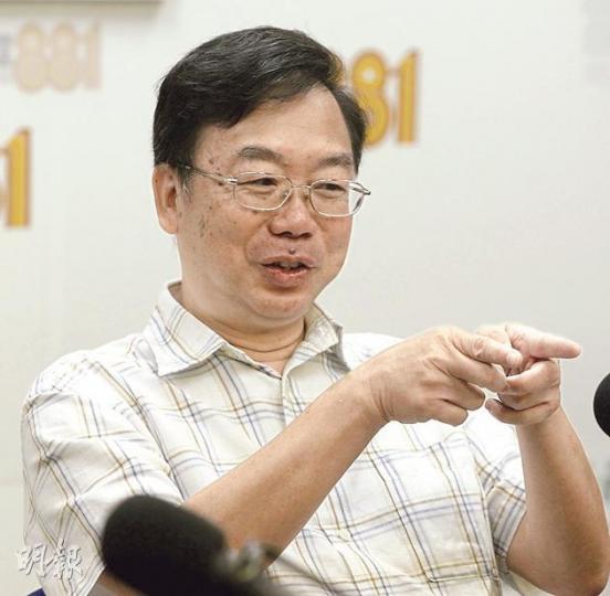民主黨張文光批評譚志源日前稱已展開「未有諮詢文件的諮詢」是取巧，要求政府盡早做政改諮詢。（李紹昌攝）