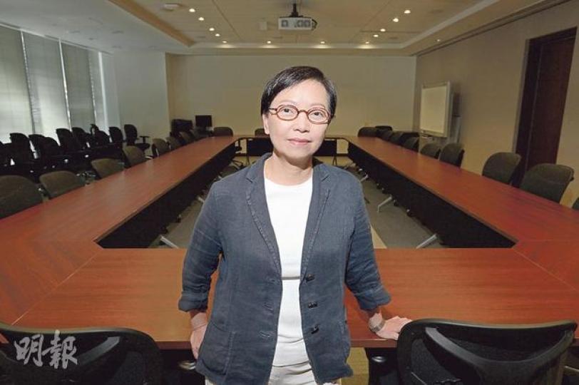 泛民過去主要靠每周在立法會這房間內召開「飯盒會」，交流意見及討論合作，面對2017特首選舉，工黨副主席何秀蘭（圖）倡議泛民以「歐盟模式」結盟，集中泛民政黨力量和資源，推舉一名有能力的候選人出戰選舉，應付未來普選的挑戰。（葉家豪攝）