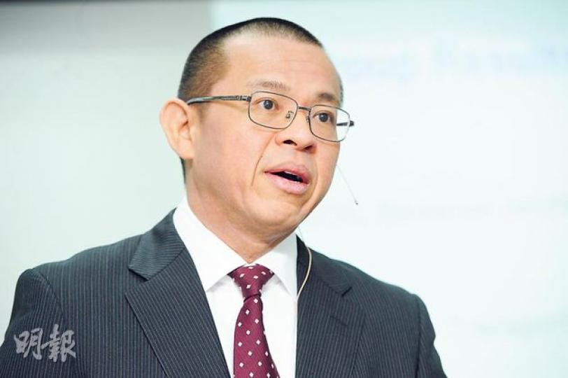 東方海外署理財務總監董立新（圖）昨日表示，航運業明年仍處運力過剩而需求不足的困境，但公司會專注本業，不考慮拓展或投資其他業務。（尹錦恩攝）
