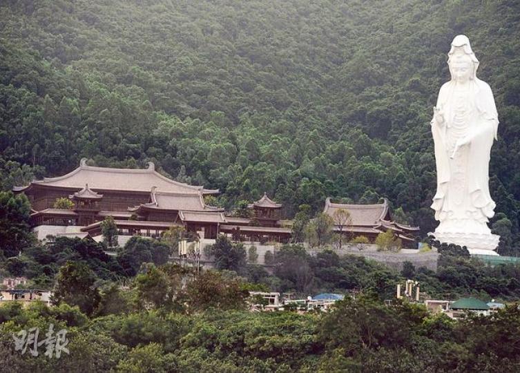 李嘉誠捐款10億元興建的慈山寺位於大埔汀角,寺內豎立全球第二高的戶外觀音像。(盧翊銘攝) 李嘉誠捐款10億元興建的慈山寺位於大埔汀角,寺內豎立全球第二高的戶外觀音像。(盧翊銘攝)